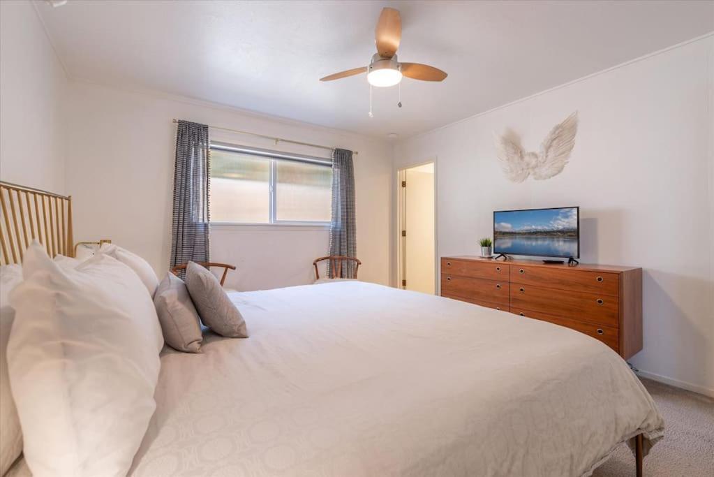 Lake Views, Pet-Friendly Cabin With Hot-Tub In King'S Beach Kings Beach Buitenkant foto